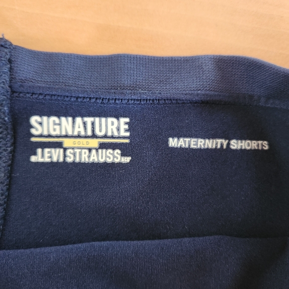 Signature by Levi Strauss Dark Blue High Waist Women's Maternity Denim Shorts - Picture 4 of 6
